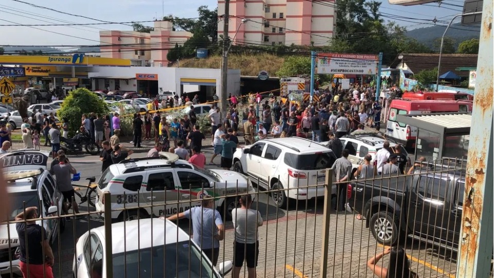 Homem invade creche com machado e tira a vida de quatro crianças; veja vídeo