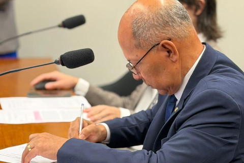 Deputado Coronel Chrisóstomo celebra aprovação de requerimento para seminário em Guajará-Mirim sobre a Ponte Binacional Brasil-Bolivia